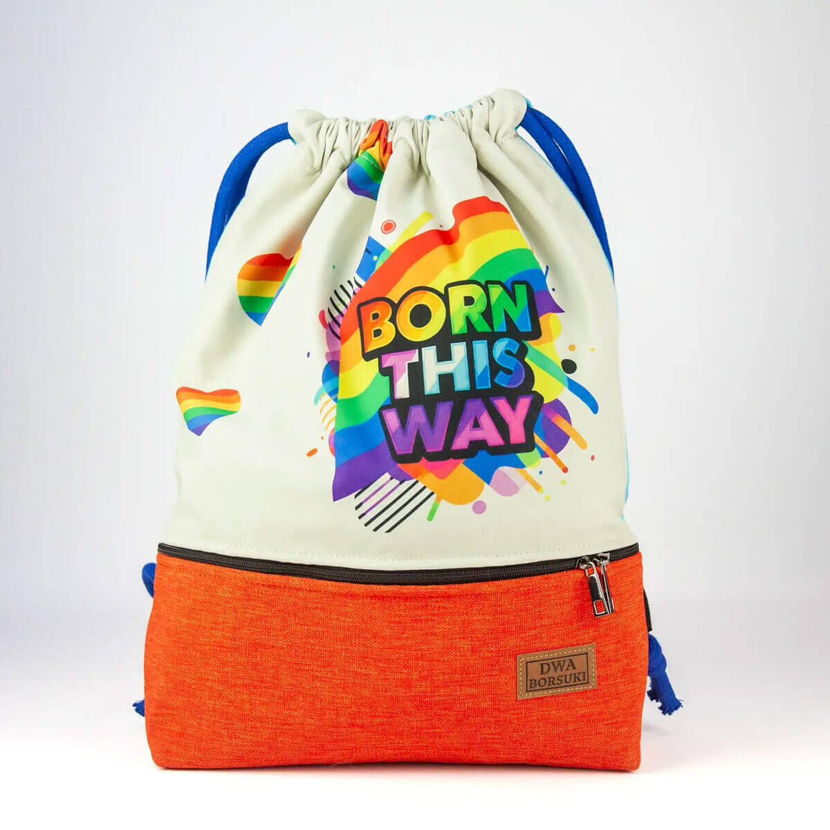 Kolorowy workoplecak L Dwa Borsuki z tęczowym nadrukiem Born This Way, turkusową górą i pomarańczowym dołem.